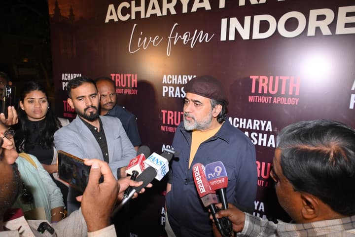 Acharya Prashant with Media