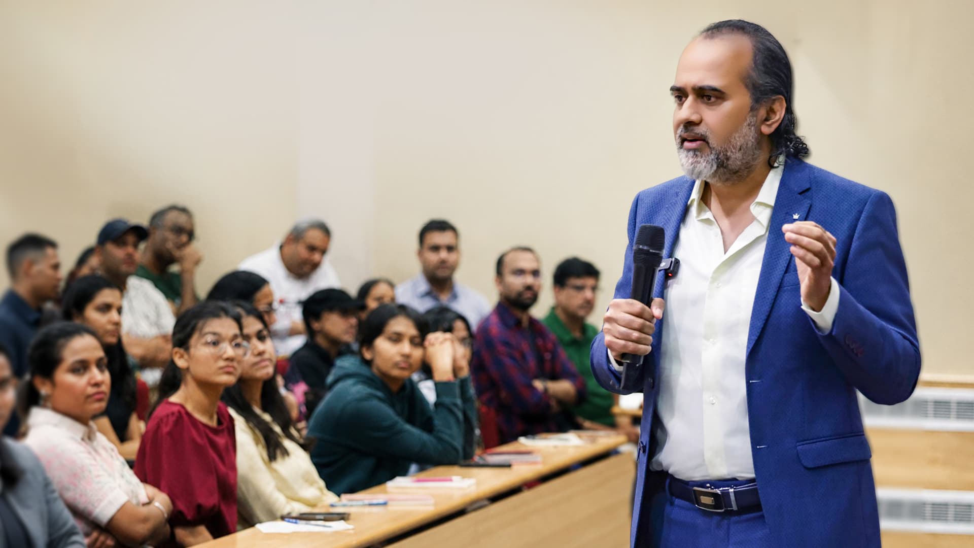 Acharya Prashant during a public session on the Avadhuta Gita in London