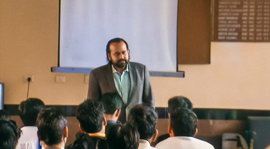 Acharya Prashant teaching students