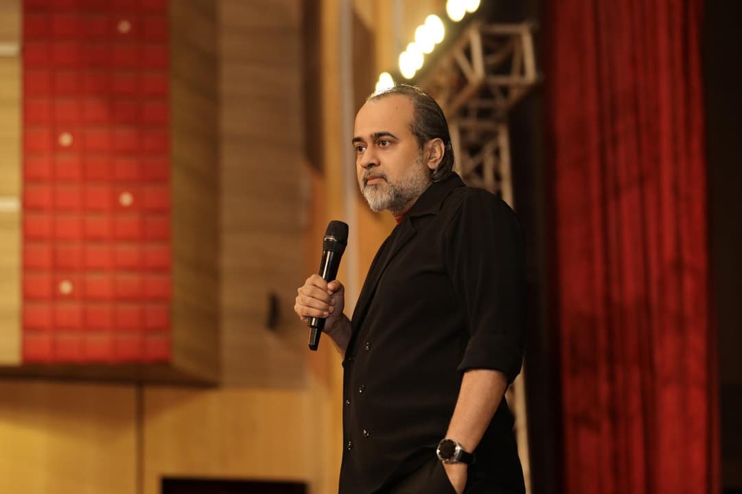 Raipur News: Known for his spiritual awareness, Acharya Prashant had a special conversation with ...