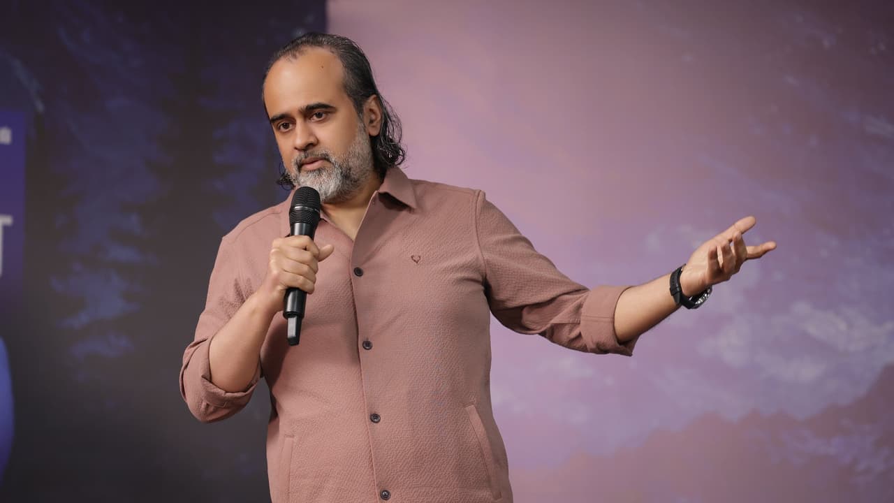 सुरक्षा नहीं मकान में, लड़की रहो उड़ान में