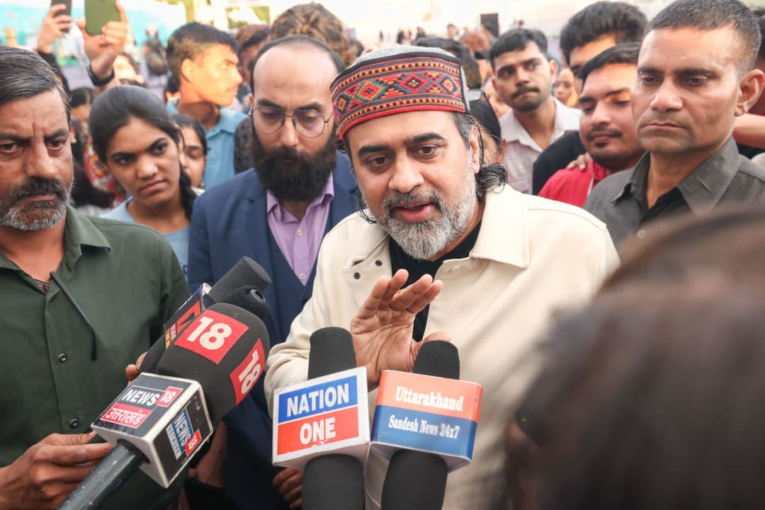 At the Dehradun Book Fest, Acharya Prashant captivated the youth and readers with his candid remarks.