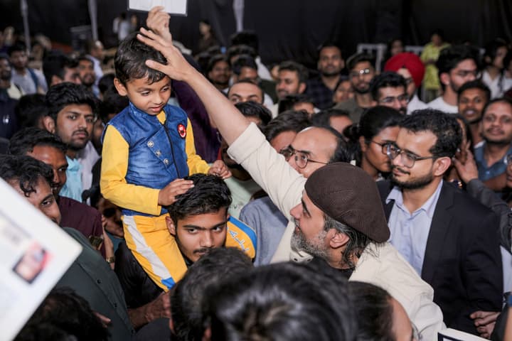 Acharya Prashant with Gita Students