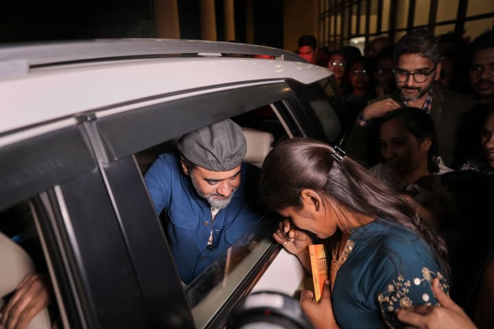 Gita Student Shares a Warm Goodbye, AIIMS Raipur