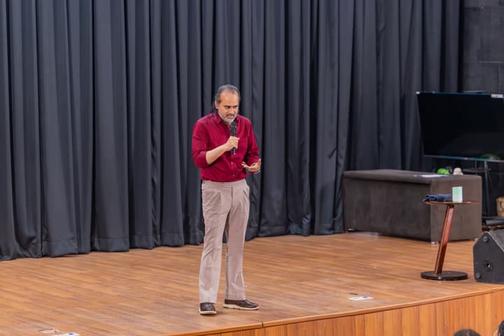 Acharya Prashant