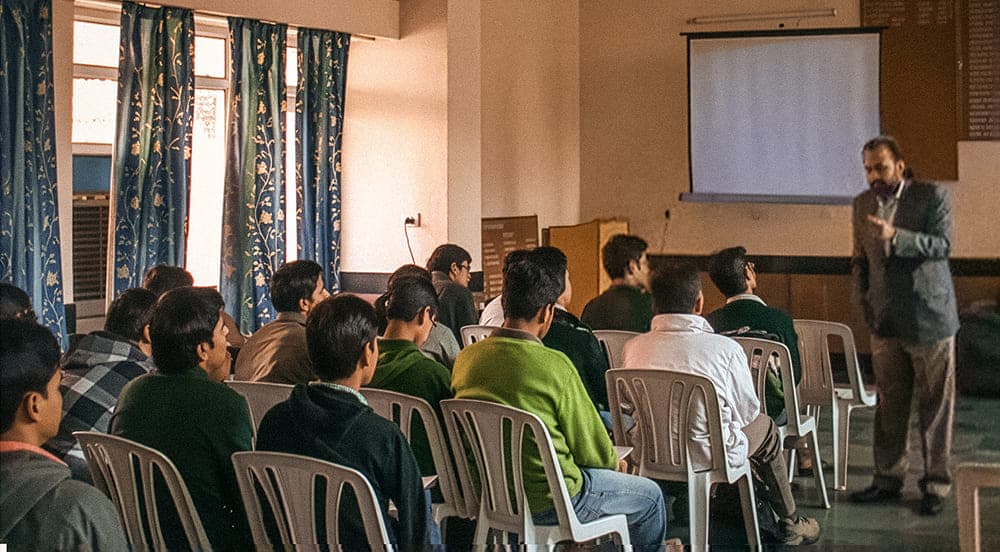 Acharya Prashant teaching students
