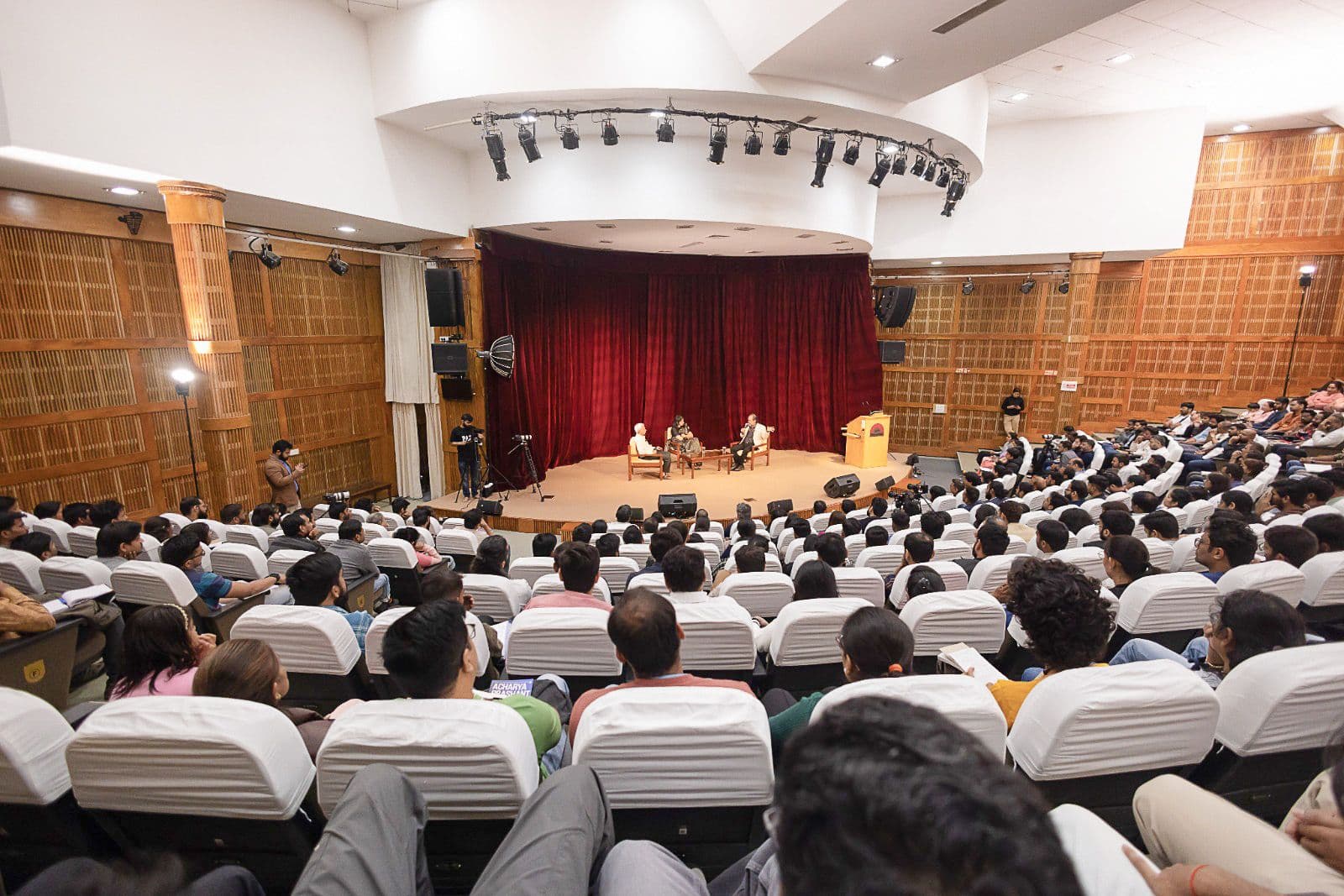 Acharya Prashant in Conversation with Prof