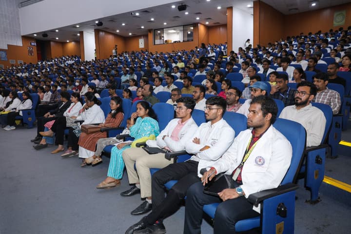 Gita Students at AIIMS Raipur Session
