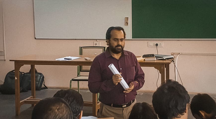 Acharya Prashant teaching students