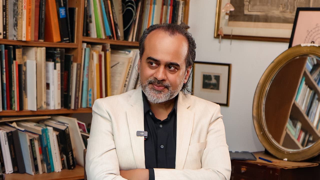 स्त्री को बंधन नहीं, शिक्षा दो