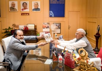 Acharya Prashant meets Governor Shri Mangubhai Patel