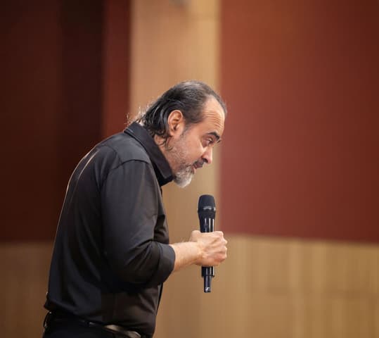 Acharya Prashant